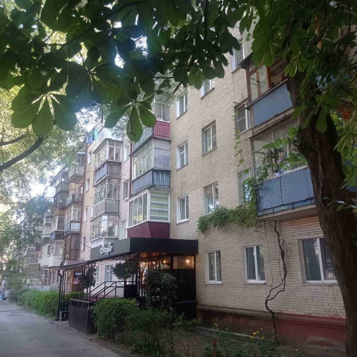 1 кім Виствка(медтехніка) 42кв.м крутий варіант під ремонт,цегла - фото 1