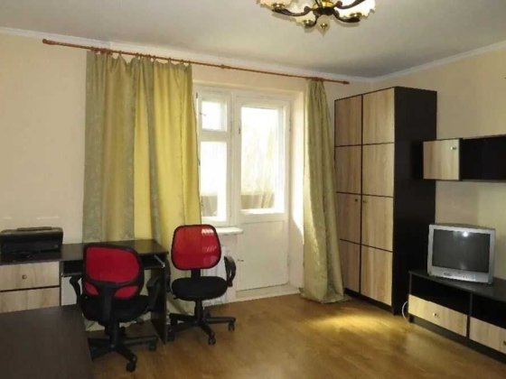 Однокімнатна квартира з ремонтом, середній поверх. Південно-захід. Хмельницкий