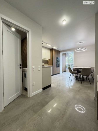 Неймовірно стильна квартира в ЦЕНТРІ МІСТА!! - фото 1