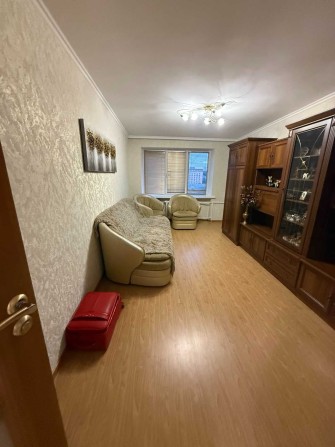 2к ,Зарічанська, гарний стан, все залишається, мін.оформлення - фото 1