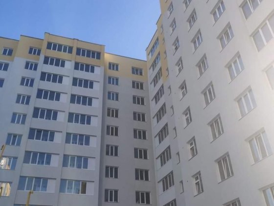 Продається 2  кімнатна новобудова в центрі Виставки. Орієнтир ДОСАФ. Хмельницький