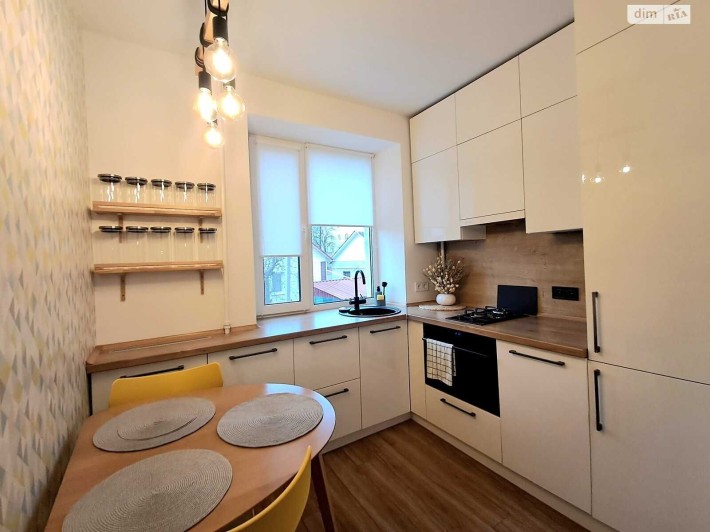 Продаж 2к квартири 45.9 кв. на Подільській • ID 3371 - фото 1