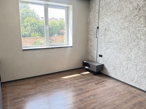 Продаж квартири дворівневої з ремонтом Липины