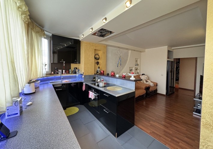 Велика 2к з чудовим ремонтом. Мінімальне оіормлення! 41584 - фото 1