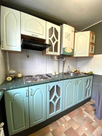 Затишна 3-кімнатна біля вокзалу з каміном та індивідуальним опаленням! - фото 1