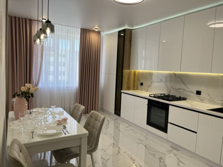 Неперевершена двокімнатна квартира на Озерній - фото 1