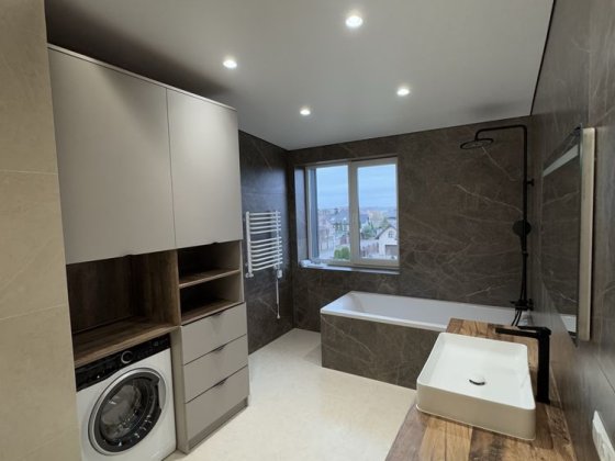 ПРОДАЖ просторої квартири з новим ремонтом Струмовка