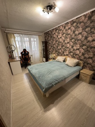 Продам 3к Виставка Свободи 4а,1/5,63м2 не кутова, з меблями і технікою - фото 1