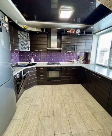 Продам 3 комнатную квартиру с автономным отопление в Подгородном. - фото 1