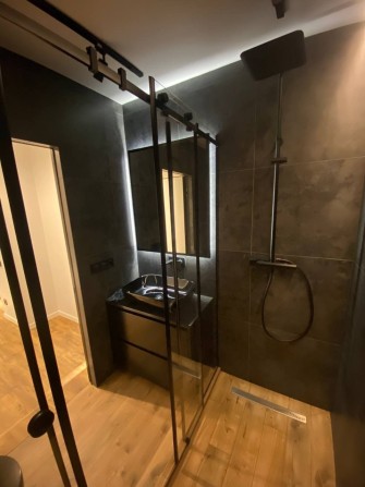 Квартра в Брамі з світлом,ремонтом+ гараж - фото 1