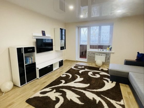 Продам 3-к кв с ремонтом и  автономным отоплением 80м2 по ул Совхозной Слобожанське