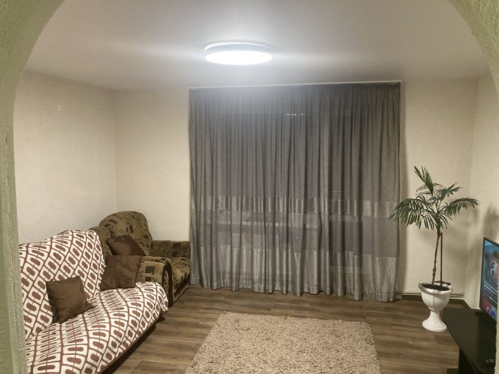 Продам 3-х комнатную квартиру - фото 1