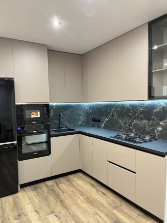 Продам 3-к квартиру з дизайнерським ремонтом ЖК Дніпровська Брама 2 - фото 1