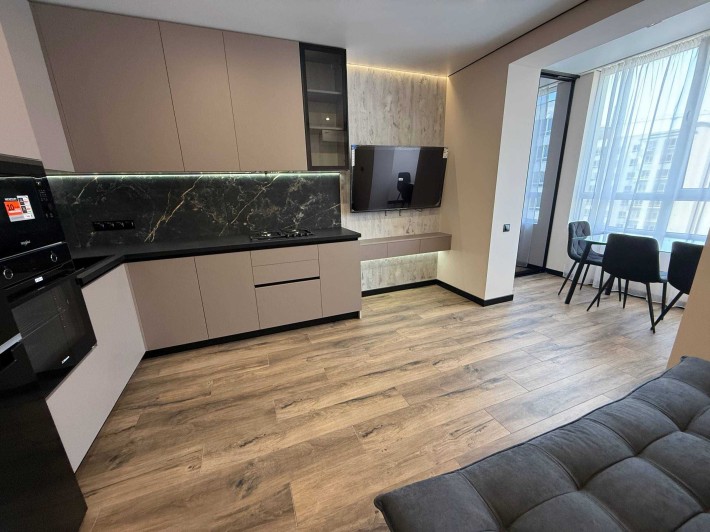 Продаж нової 3-к з дизайнерським ремонтом ЖК Дніпровська Брама 2 - фото 1