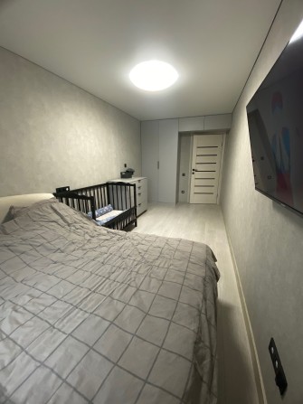 Продам 3-кімнатну квартиру  у центрі Тернівки! - фото 1