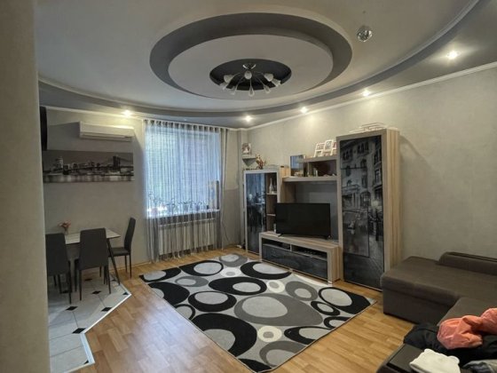 Квартира трикімнатна автономка Терноватый Кут