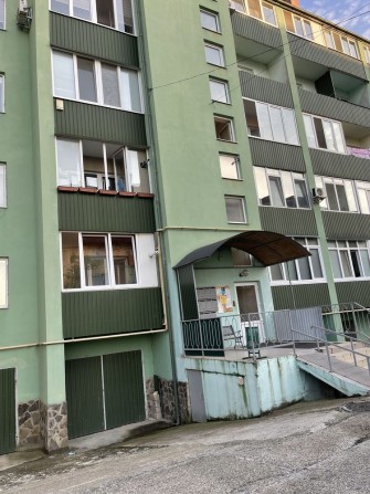 Продам 1 кімнатну простору квартиру - фото 1