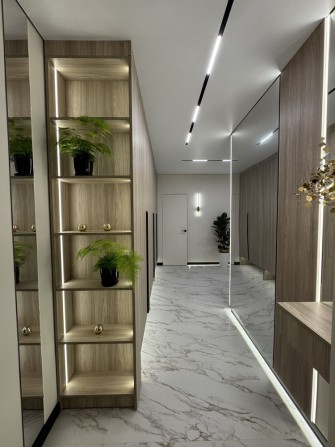 Авторська вишукана квартира з патіо - фото 1