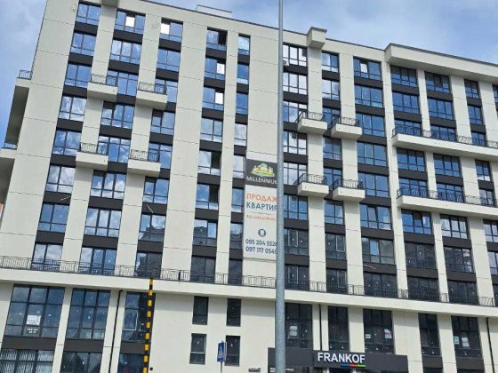 1 к в ЖК Міленіум Еліт здана під ремонт, біля озера