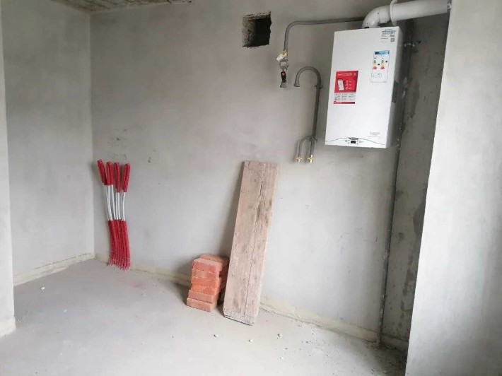 Терміново!!! Трикімнатна квартира з балконом - фото 1