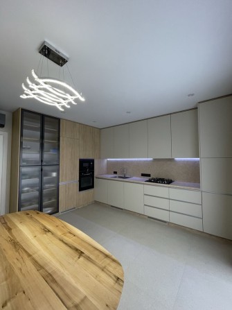 Продається стильна 3-кімнатна квартира в сучасному районі - фото 1