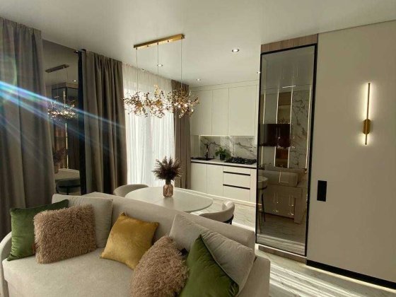 Продається 2-х кімнатна квартира з шикарним ремонтом у ЖК "Долішній" Криховцы