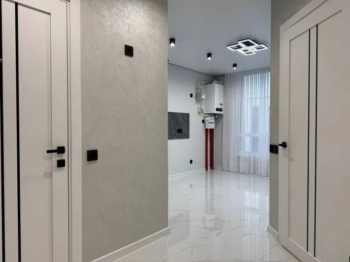 Стильна однокімнатна біля річки! - фото 1