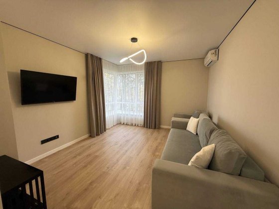 3 кімнатна квартира біля міського озера Криховцы