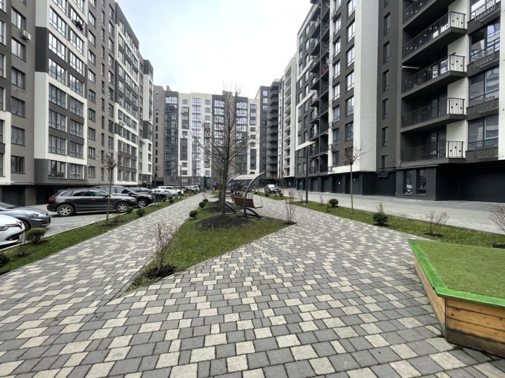 Продаж двох кімнатної квартири із кухнею-вітальнею - фото 1