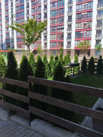 Продаж просторої квартири з власним подвір'ям в Містечку Козацькому - фото 1