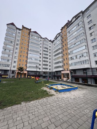 Простора квартира із гарним краєвидом! - фото 1