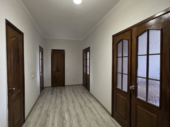 Квартира з ремонтом та меблями, великої площі Богородчаны