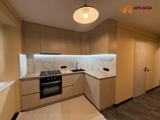 Продаю двокімнатну квартиру з терасою в центрі Богородчан. Богородчани