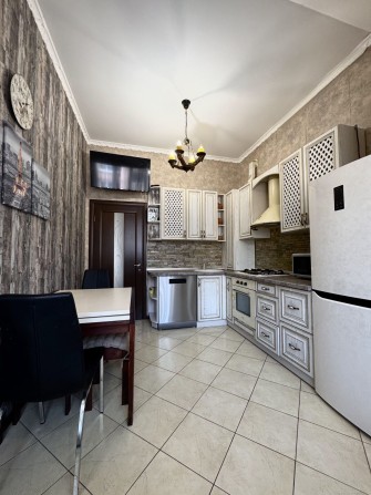 Двокімнатна простора тепла квартира Білогородка - фото 1