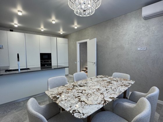 Продається дворівнева квартира з ремонтом в Крюківщині Крюковщина