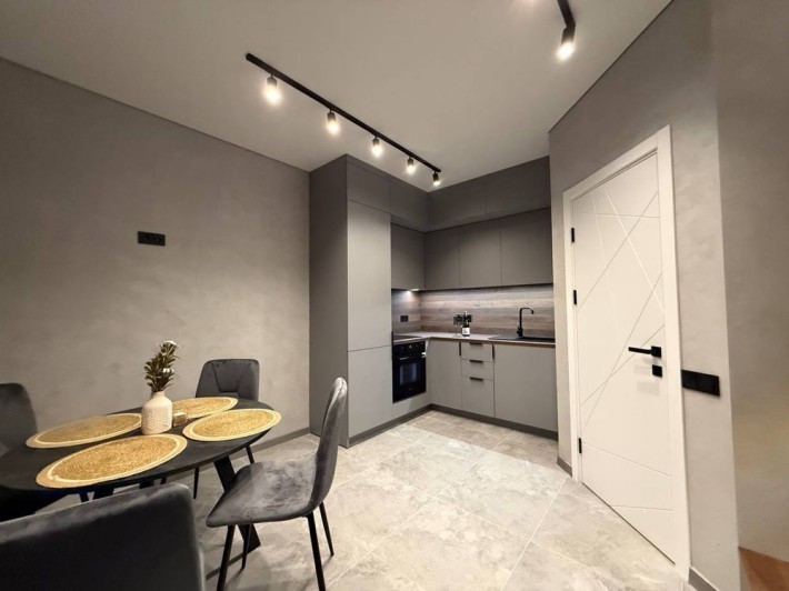 ‼️ТАУНХАУС з Дизайнерським ремонтом + 8м2 двір‼️ Меблі і техніка‼️ - фото 1