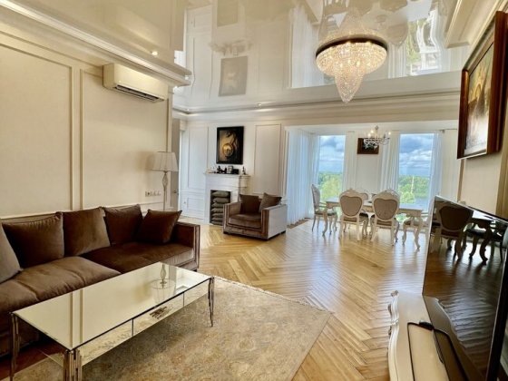 Елітна квартира з терасою і краєвидом на річку Жк Сонячний промінь Козин