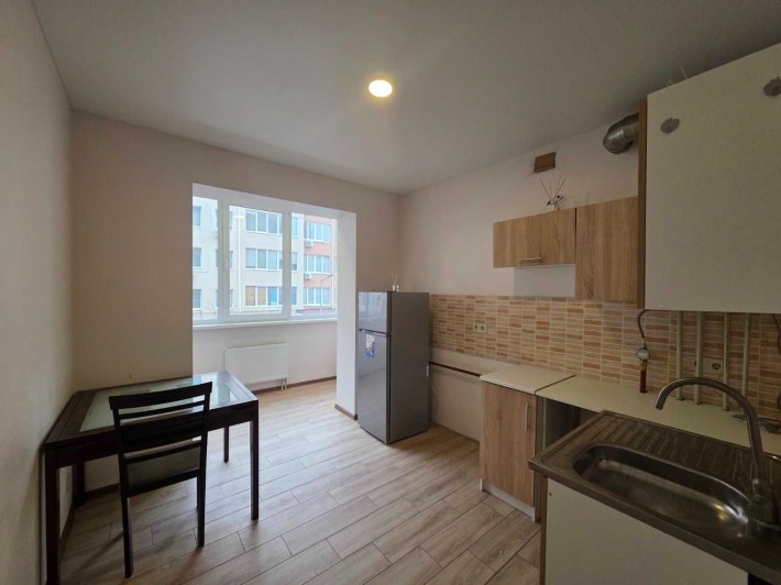 ЖК Молодіжне містечко 1 к кв 35,5 м.кв. з ремонтом - фото 1