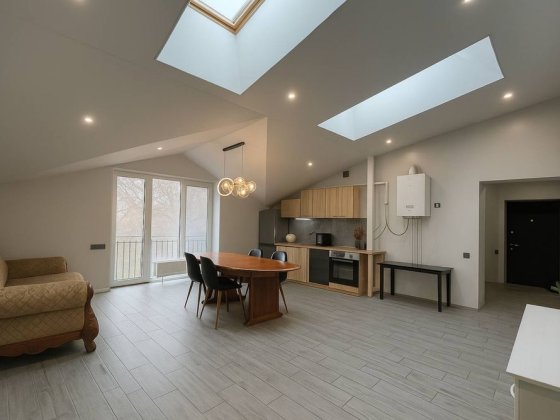 Продається простора та затишна 2-к квартира з ремонтом, Ворзель-Буча Ворзель