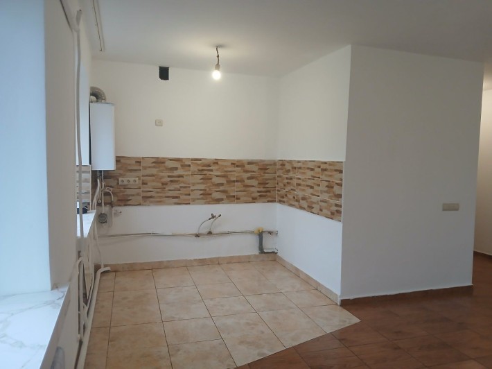 Продаж 2кімн квартири з ремонтом та ділянкою землі - фото 1