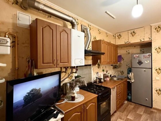 Квартира з ремонтом, Ворзель. Балкон, 2 поверх. Оф:2%. Постанова Ворзель