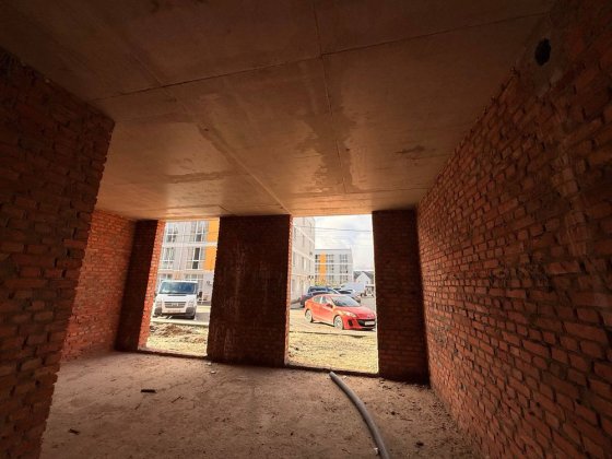 Квартира з власним подвірʼям  38.5м2 - 28900$ Святопетровское