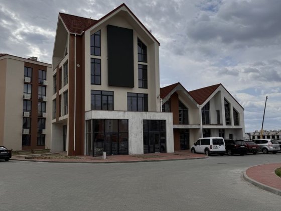 Квартира 70м2 з власним подвір’ям  жк Петрівський Резеденс Святопетрівське