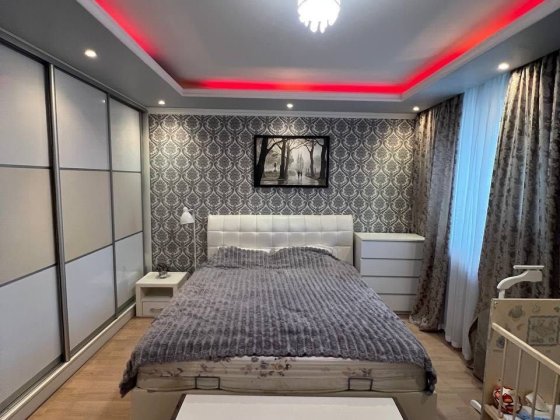 Продається 2 кімнатна квартира з ремонтом в Святопетрівському Святопетрівське