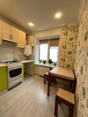 Продам хорошу 1 кімнатну квартиру в центрі міста Узина - фото 1