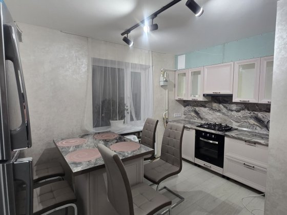 Продаж 3кім квартири з капітальним ремонтом Тараща