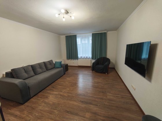 Продається велика 1-кімнатна квартира від власника Бородянка