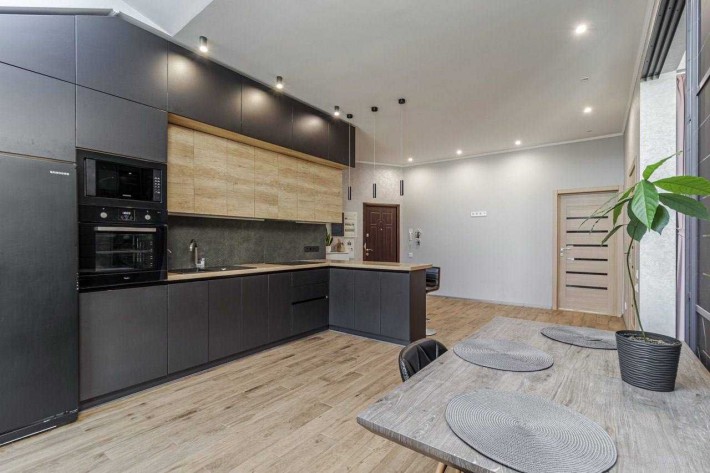 Продаж 3к квартири 98 кв. м в ЖК хотів - фото 1