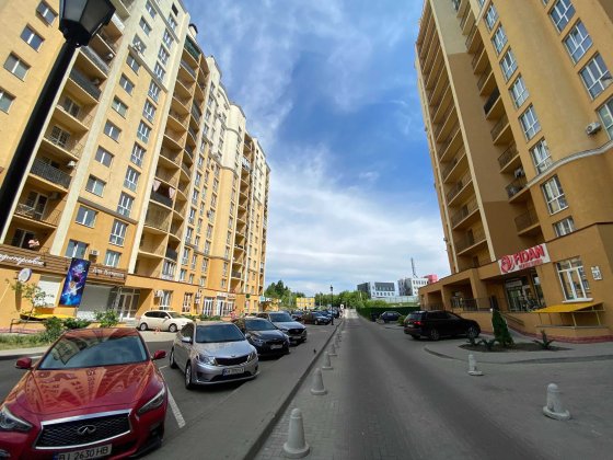 Продаж 3к квартири 88.4 кв. м на вул. Валерія Лобановського 30В Чайки Чайки