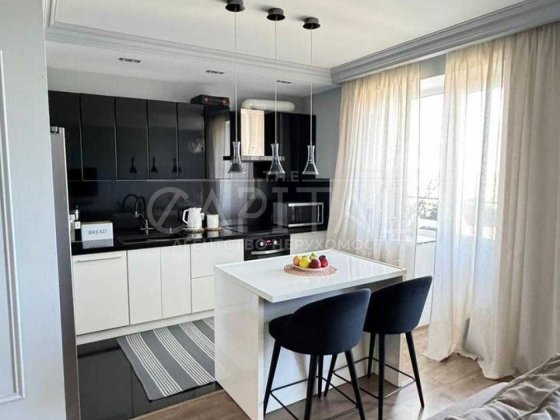 Продаж квартири, с. Чайки, вул. Лобановського Чайки